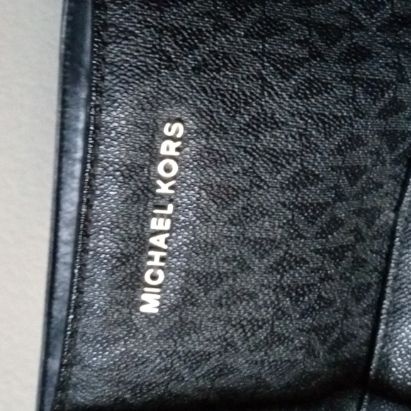 NEW - MICHAEL KORS Black Signature Jet Set Top Zip Tote Shoulder Bag. - Picture 11 of 12